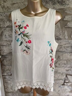 Floral Crochet-Hem Tank Top